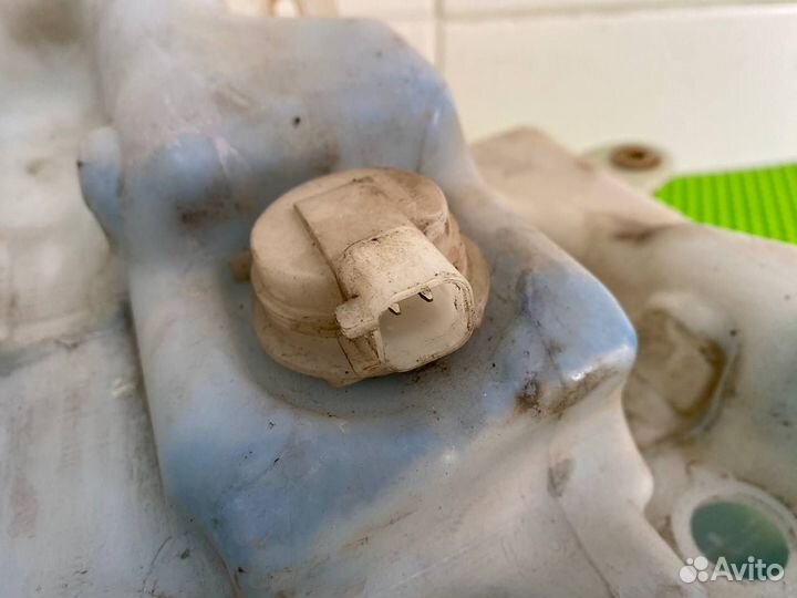 Бачок омывателя лобового стекла Land Rover