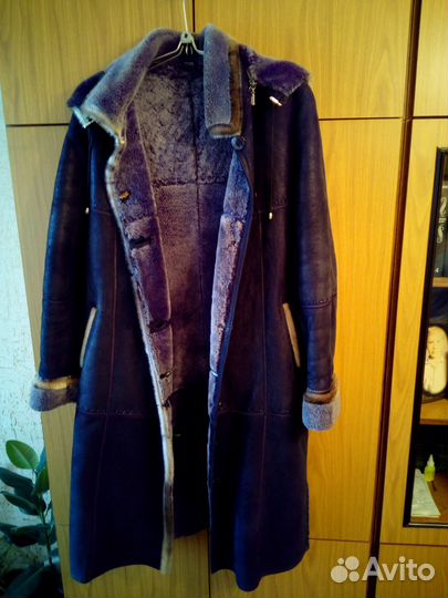 Продаётся женская дублёнка с капюшоном