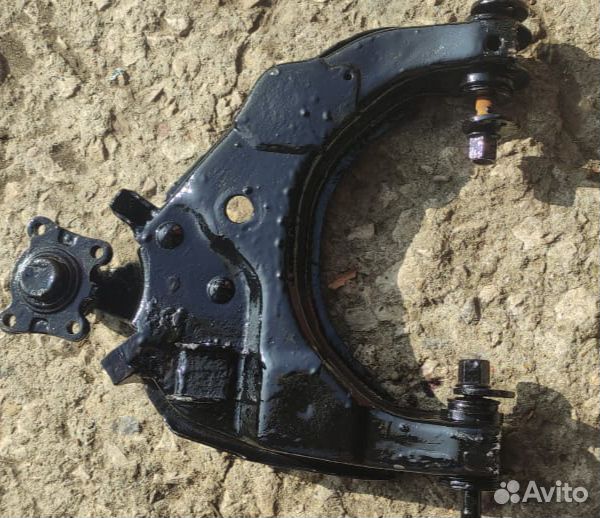 Рычаг правый нижний Toyota 5 Runner