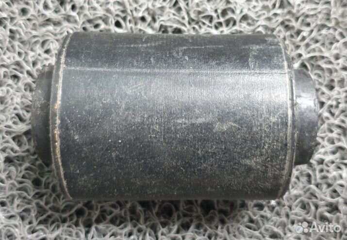 Втулка переднего рычага 7L0412333 7L teknorot