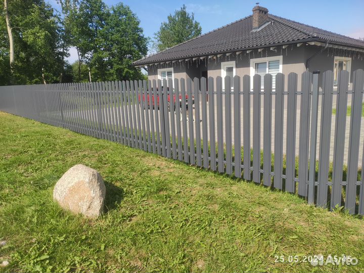 Установка заборов из евроштакетника под ключ