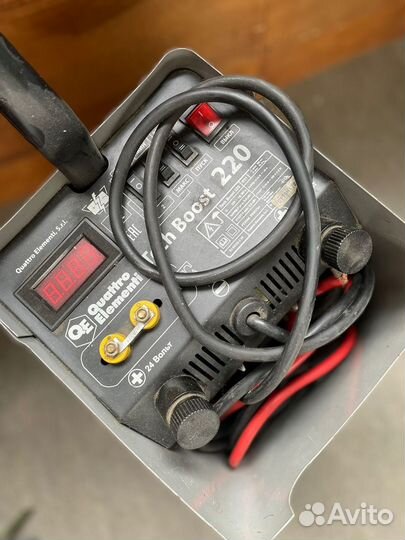 Пуско-зарядное QE Tech Boost 220 (771-435)