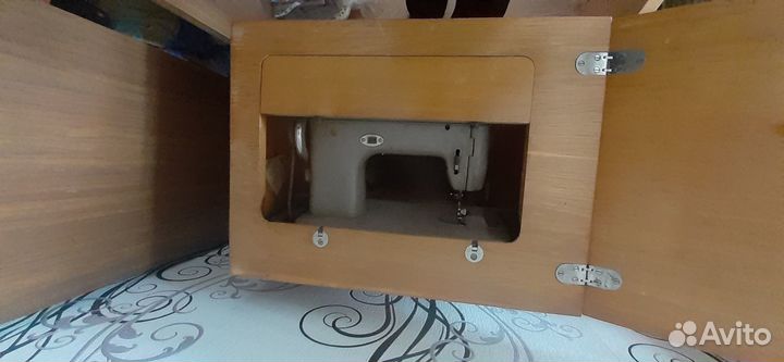 Продаю швейную машинку