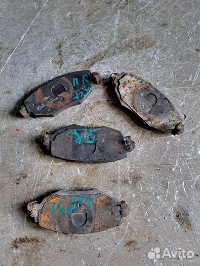 Колодки тормозные передние Ягуар x-type