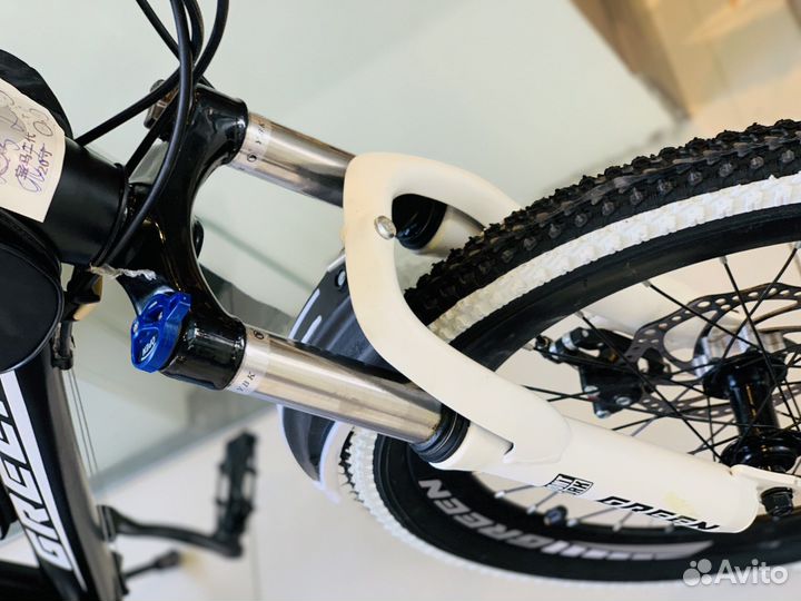 Велосипед на спицах 20'' черно/белый