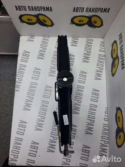 Домкрат механический винтовой