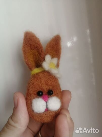 Игрушка брошка-Зайка