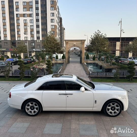 Прокат авто на свадьбу Мерседес Rolls Royce