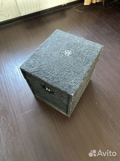 Автомобильный сабвуфер