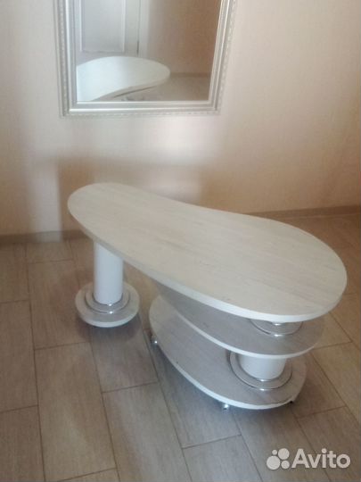 Журнальный столик IKEA белый