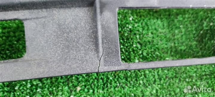 Молдинг крышки багажника Mercedes Benz C-Class W2