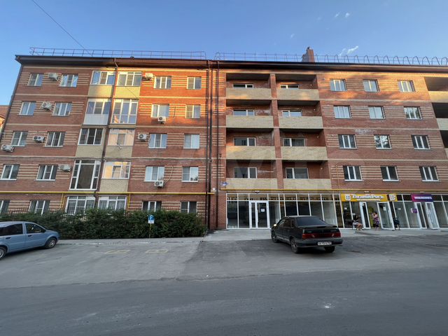 2-к. квартира, 58 м², 2/5 эт.