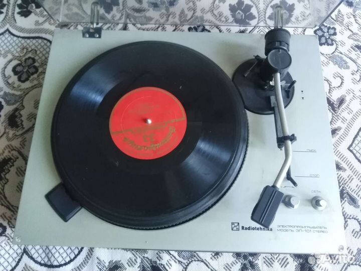 Радиотехника радиола блочная