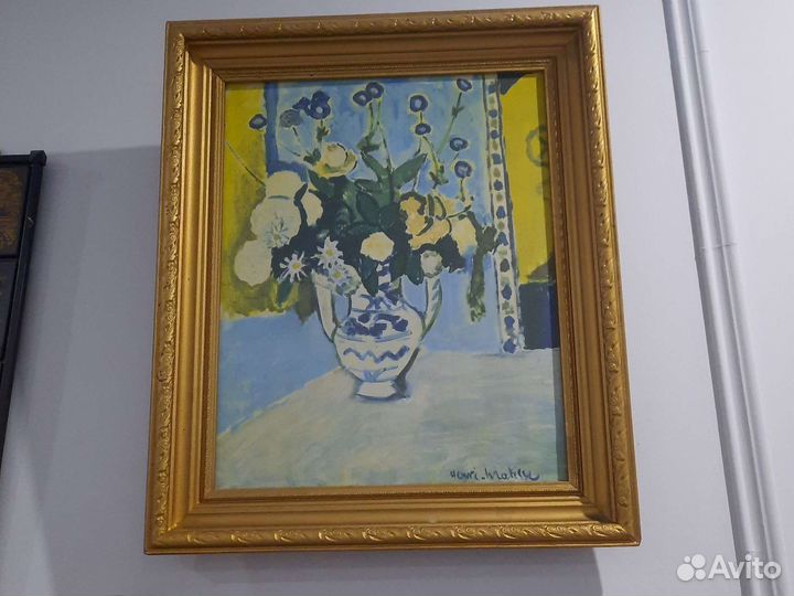 Репродукция в рамке с позолотой