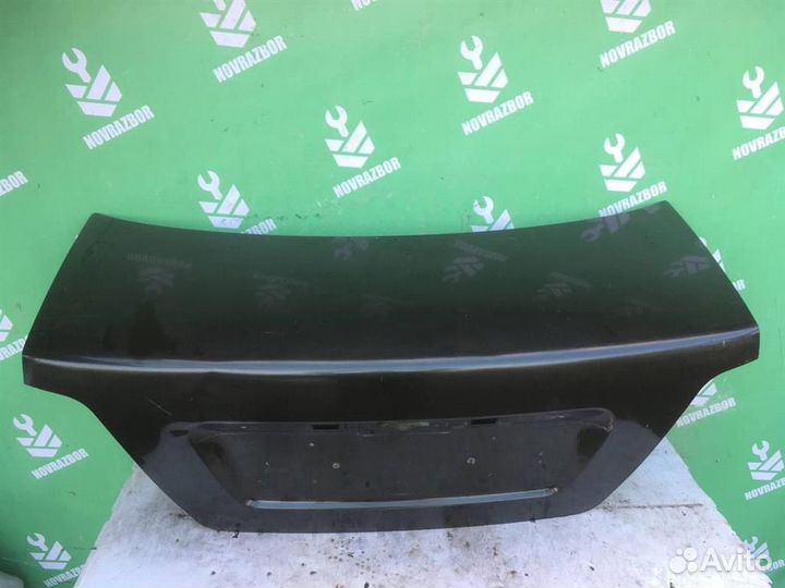 Крышка багажника Вольво C40