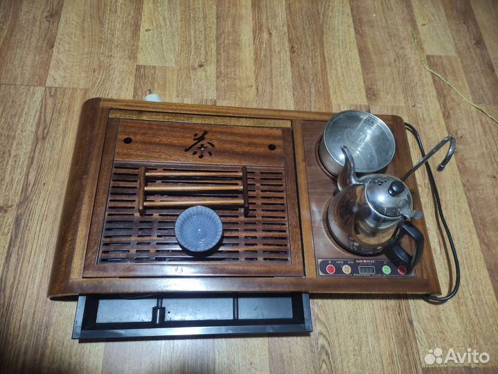 Чабань, чайный столик большой с чайником и краном