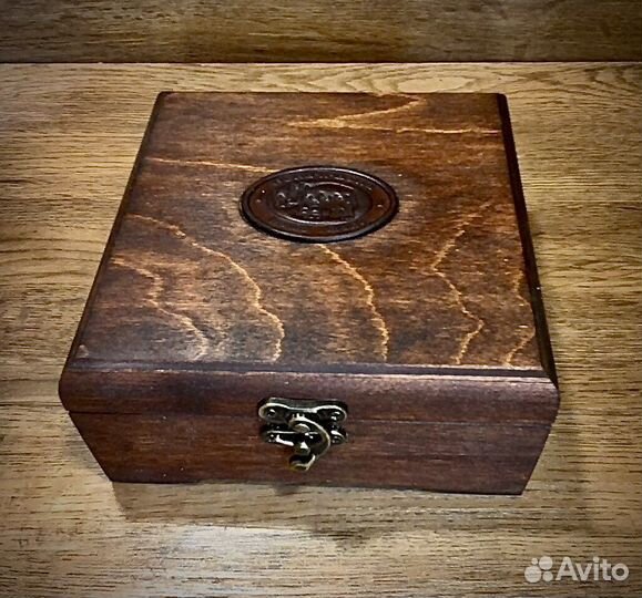 Ремень в деревянной коробке