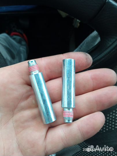 Направляющие суппорта ауди 80-100 а4,новые