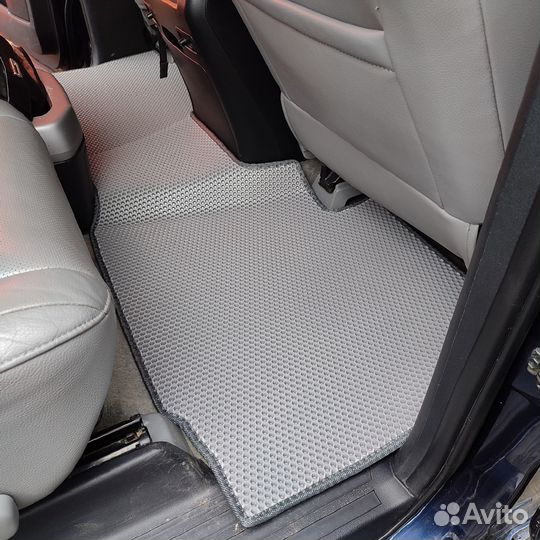 Передние EVA коврики на Toyota Sequoia