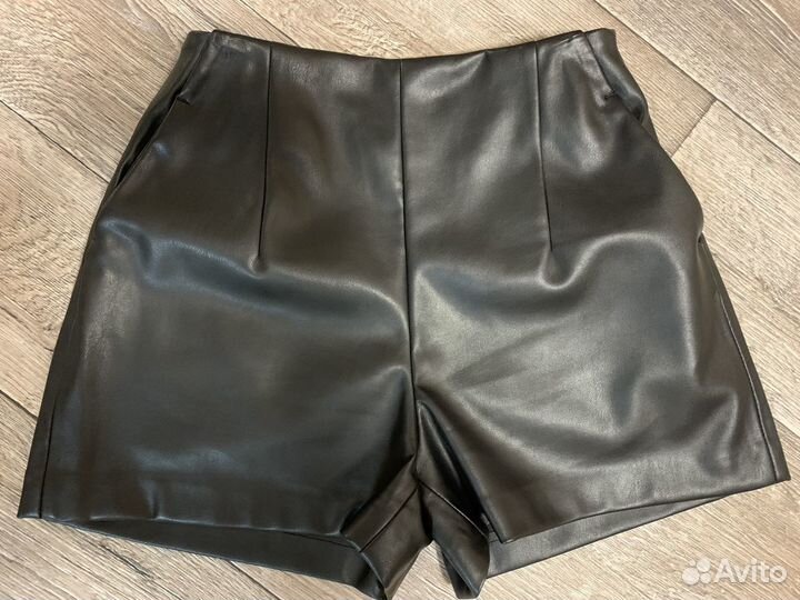 Кожаные шорты 42-44