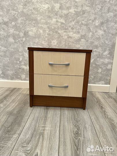 Тумбочка выс. 42 см глубин-42см шир-40см