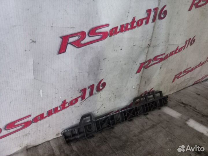 Кронштейн бампера задний правый Kia Rio 4