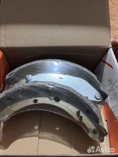 Тормозные колодки задние барабанные для VW polo