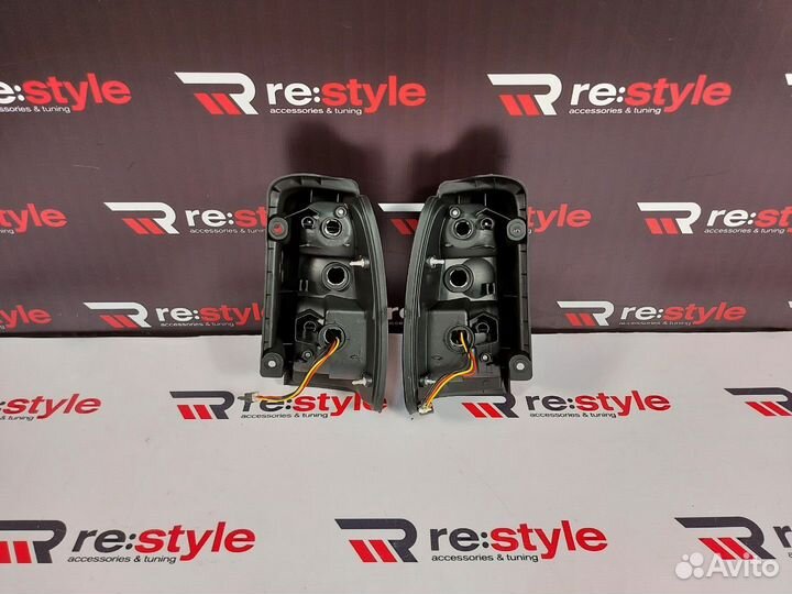 Стопы Toyota Hilux Surf 185 Красно-черные R535