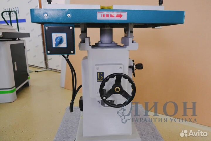 Фрезерный станок по дереву