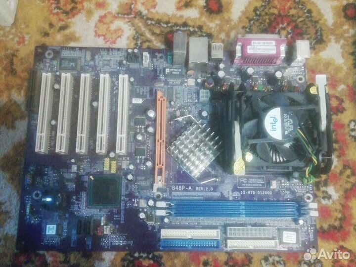 Материнская плата с процессором и памятью