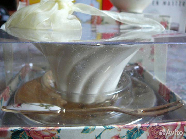 Фарфоровые емкости и кухонная утварь