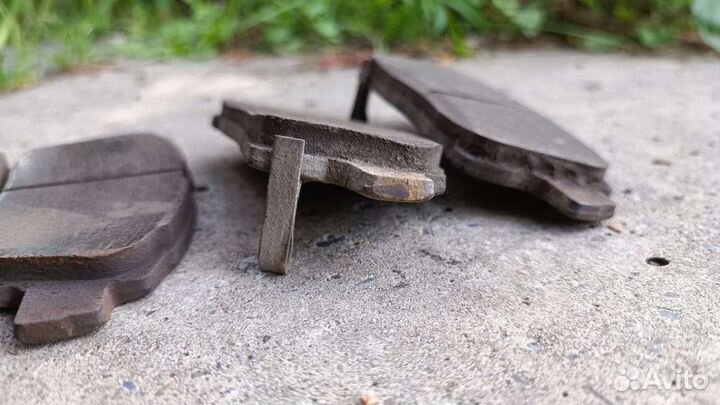 Колодки тормозные передние Тойота Королла 00-06г