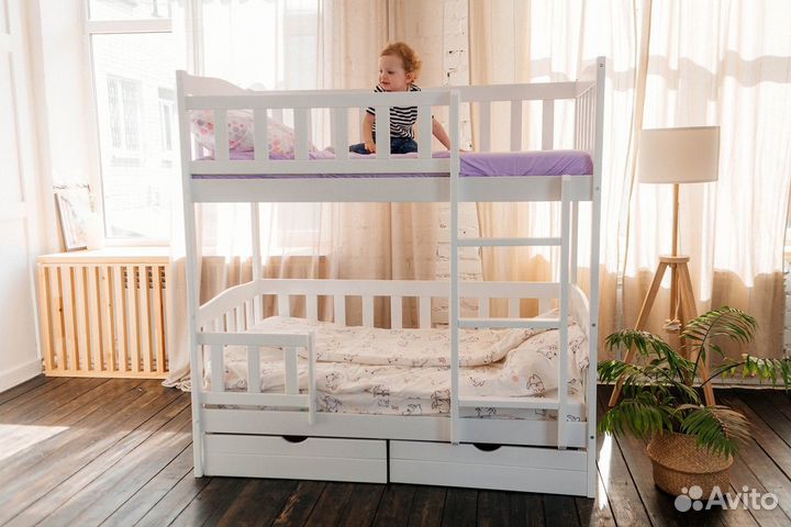 Детская кровать 2-х ярусная из массива березы
