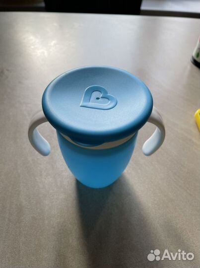 Поильник непроливайка munchkin