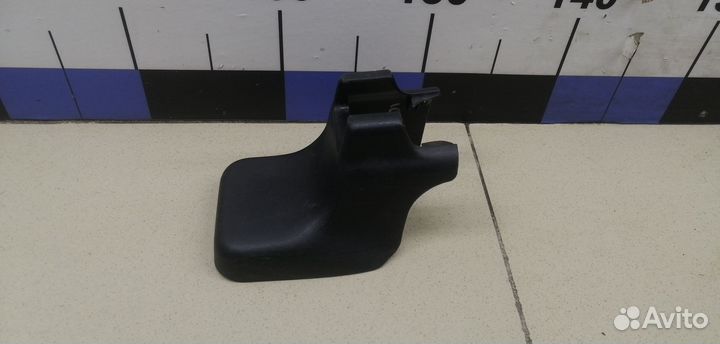 Крышка кронштейна сиденья Land Cruiser (150) -Prad