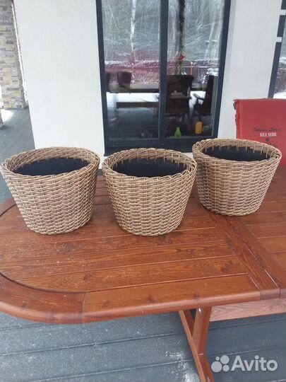 Кашпо из искуственного ротанга