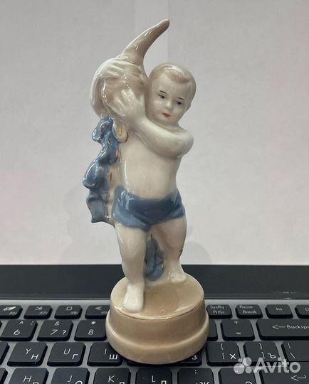 «Мальчик с репкой»Гжель