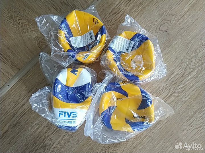 Мяч волейбольный mikasa V300W новый