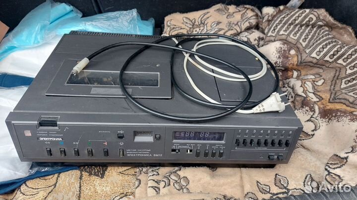 Видеомагнитофон вм-12