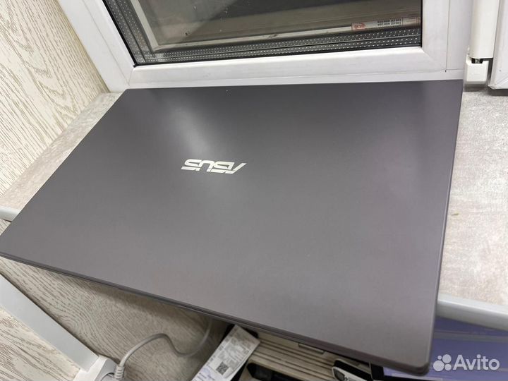 Ноутбук Asus X515 E