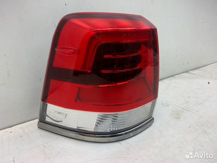 Фонарь задний левый Toyota Land Cruiser 200