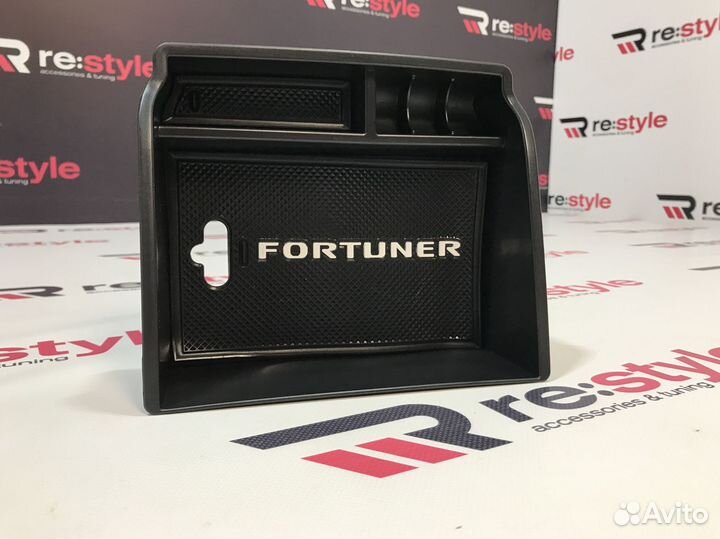 Органайзер в подлокотник Toyota Fortuner K936