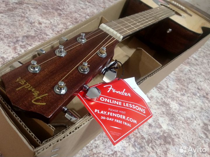 Новый Fender CD-60 Natural +новые струны