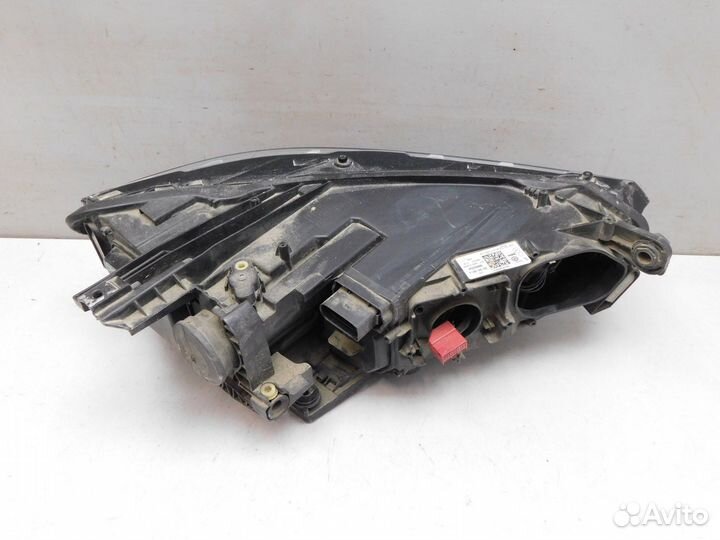 Фара левая Volkswagen Passat