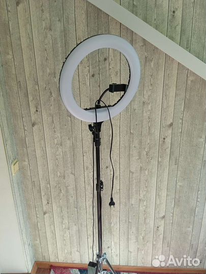 Кольцевая лампа со штативом