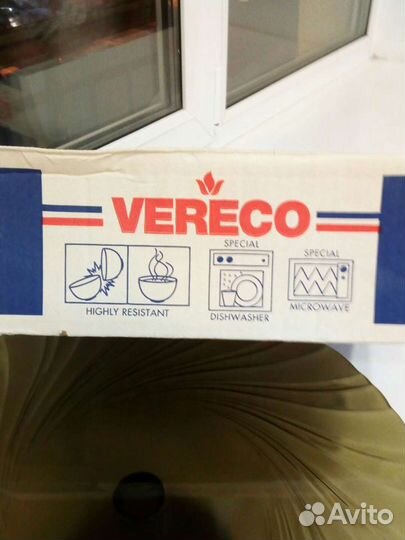 Тортница на ножке