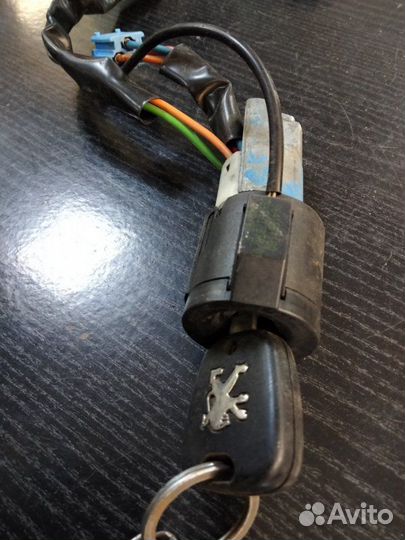 Замок зажигания и ключ Peugeot 206 седан 2007