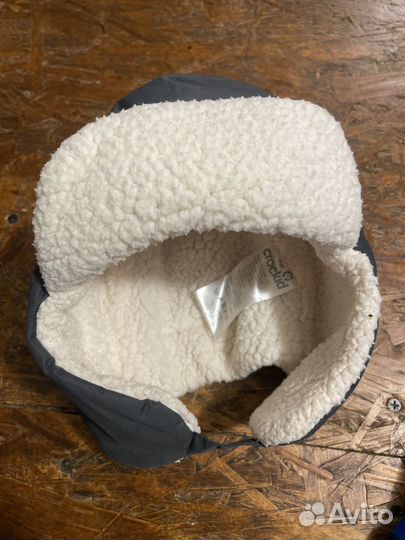 Зимние шапка и шлемы