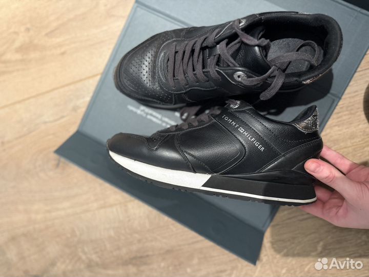 Кроссовки женские tommy hilfiger 39