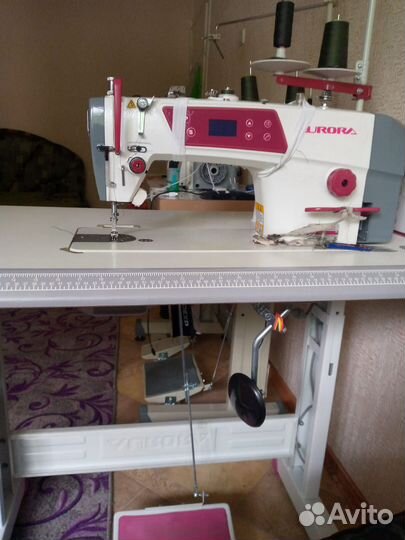 Швейная машина оверлок